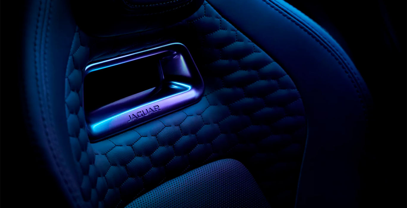 Jaguar-F-Type-2.0-I4-RWD-R-Dynamic-asiento