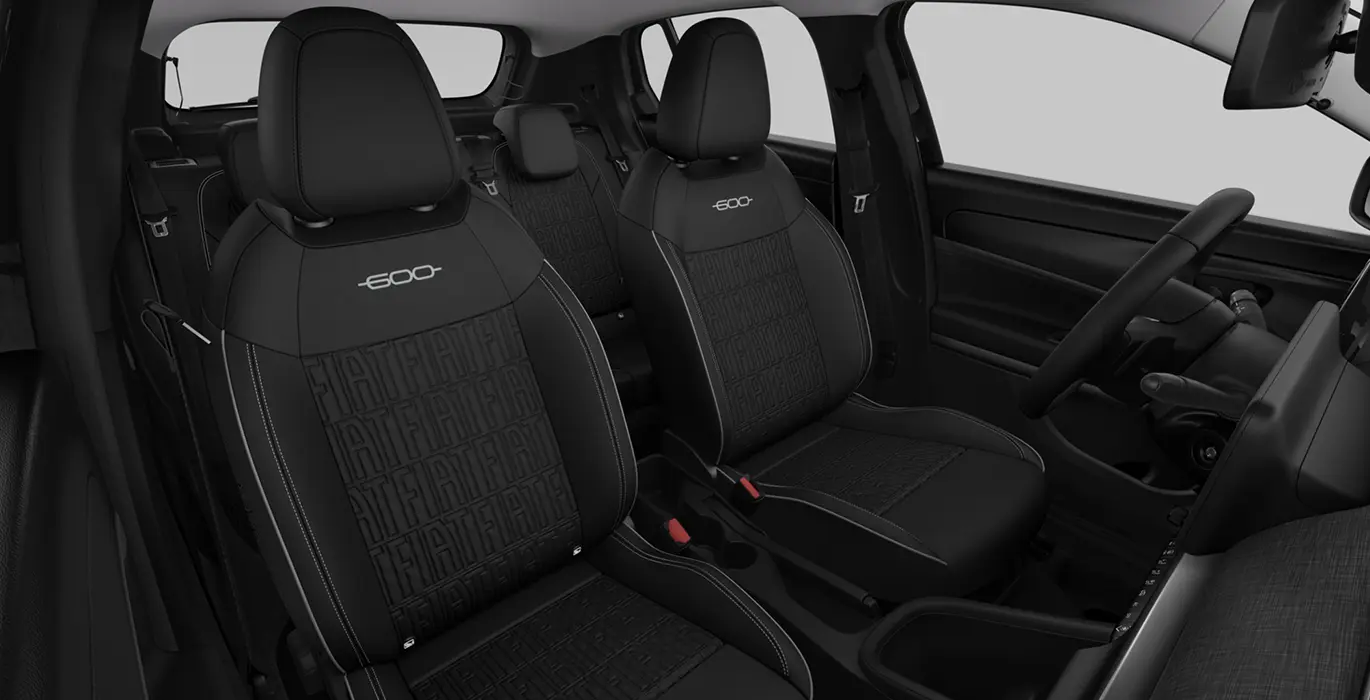 Fiat-600-MHEV-1.2-100cv-DDCT-interior-trasera