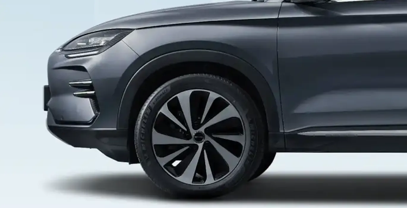 BYD-Seal-U-Comfort-rueda-gris-oscuro.webp