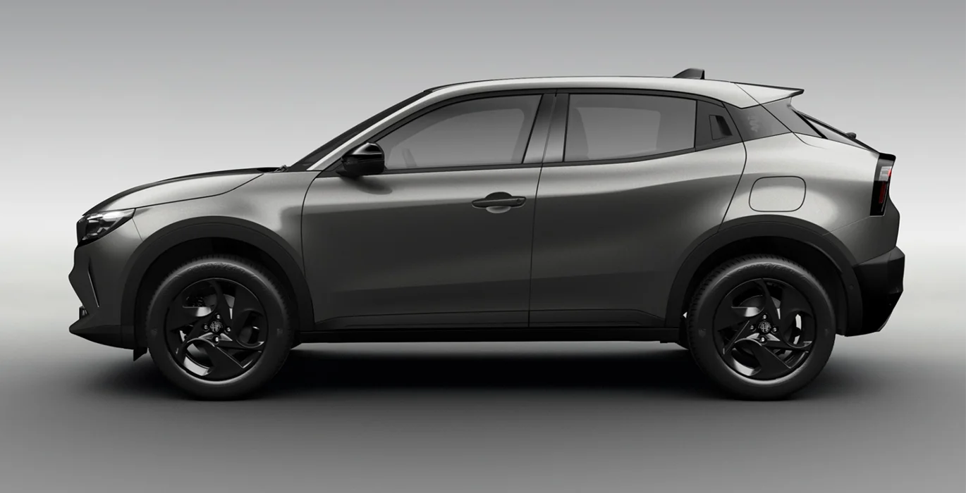 ALFA-ROMEO-Junior-Ibrida-1.2-Core-108kW-eDCT6-lateral
