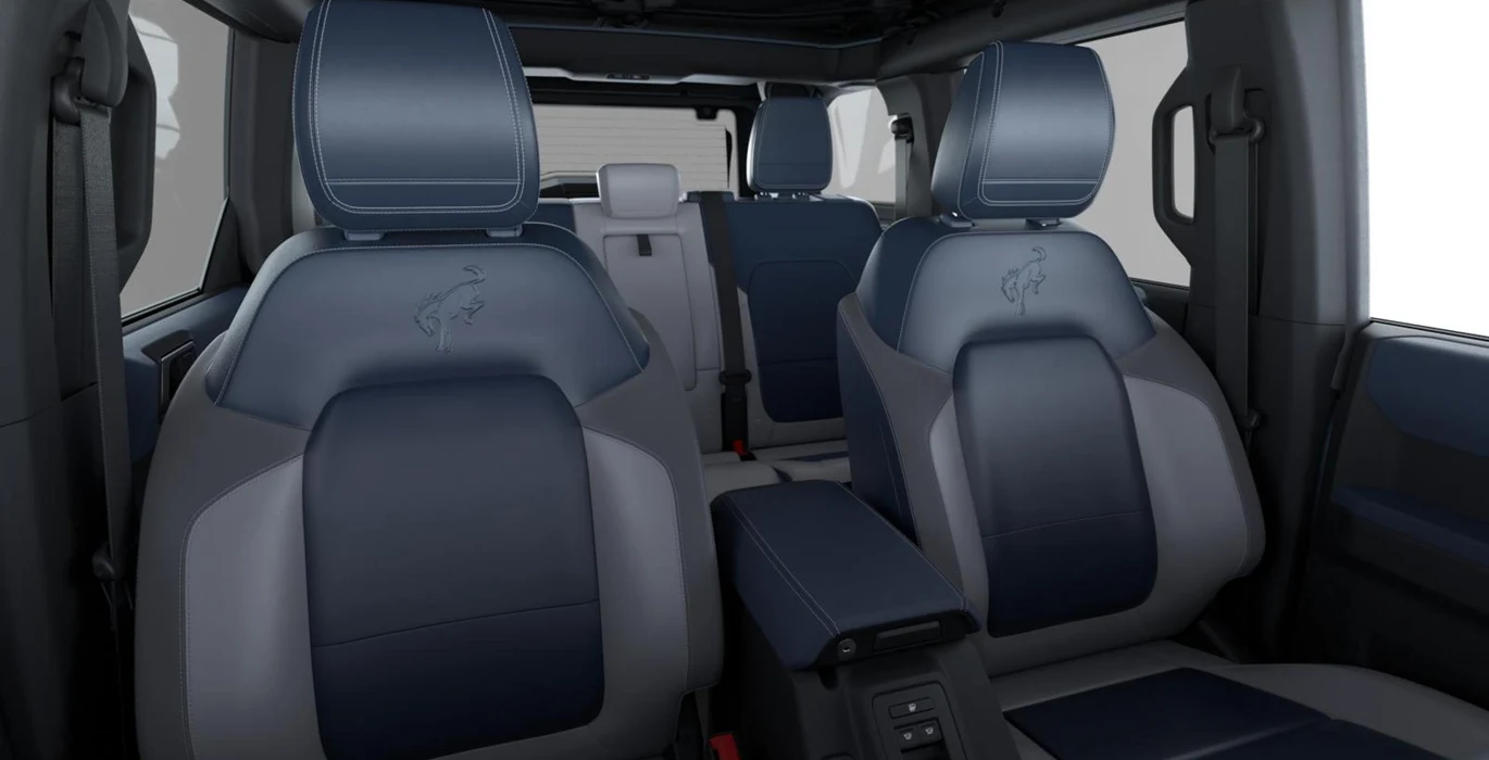 Ford-Bronco-Outer-Banks-2.7-EcoBoost-335cv-Automatico-4x4-interior-trasera