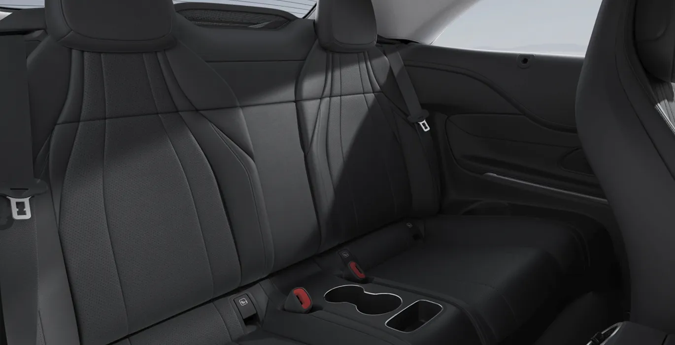 Mercedes-Benz-CLE-Cabrio-200D-interior-trasera