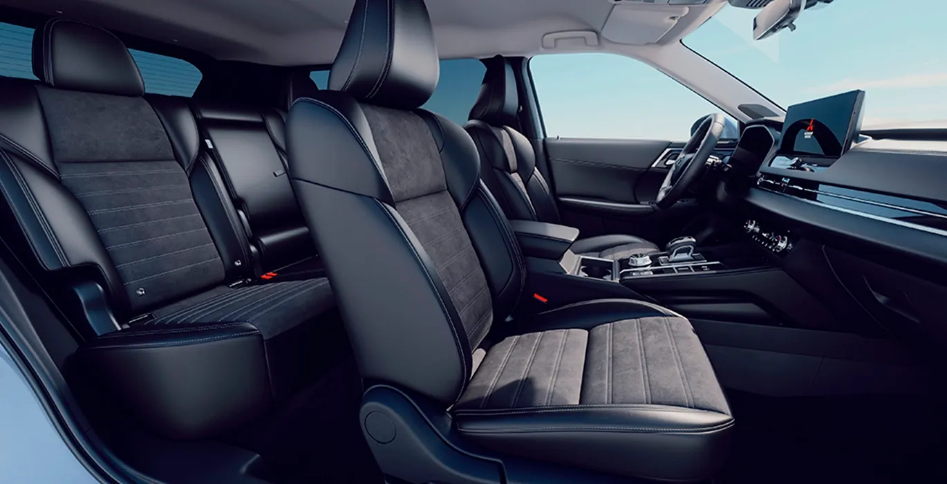 Mitsubishi-Outlander-PHEV-Kaiteki-4WD-225kW-interior-delantera