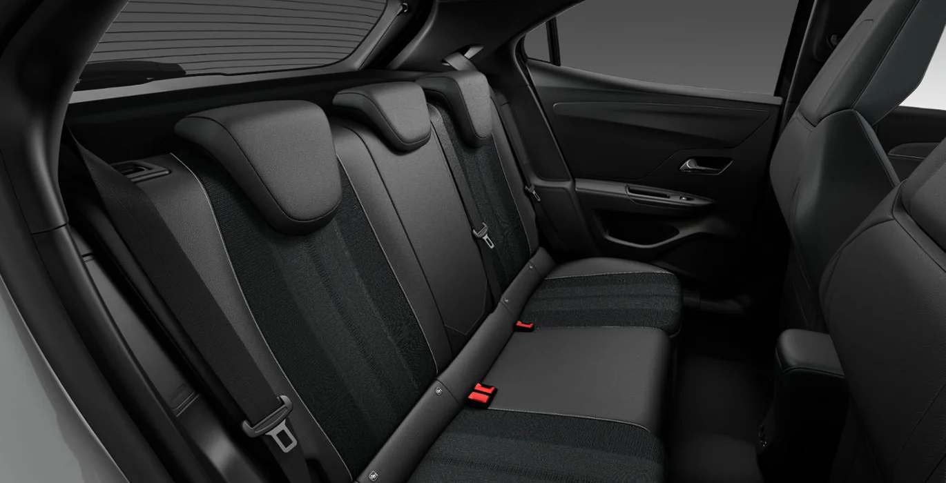 OPEL-Mokka-1.2T-100kW-GS-interior-trasera