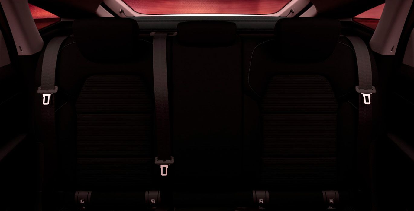 Renault-Arkana-E-Tech-Full-Hybrid-Evolution-interior-trasera